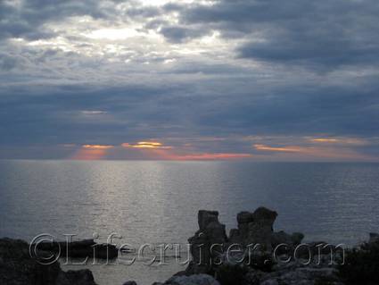 Sunset at Digerhuvud sea stack area, Fårö island, Gotland, Sweden, Copyright Lifecruiser.com