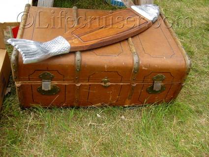 An old suitcase at an countryside auction at Lauters, Fårö island, Gotland, Sweden, Copyright Lifecruiser.com