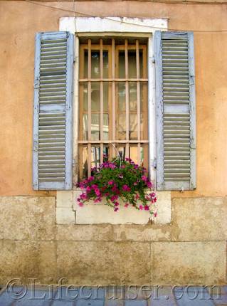 La Cadiere window, France