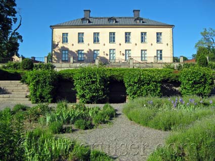 Hässelby Slott Castle Backside, Stockholm, Photo Copyright Lifecruiser.com
