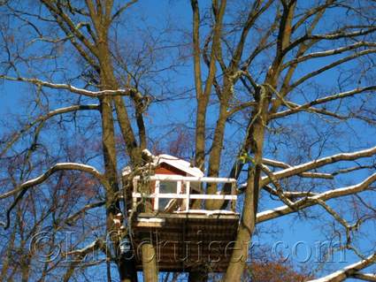 Unusual Hotel Woodpecker Treehouse, Västerås, Sweden, Copyright Lifecruiser.com