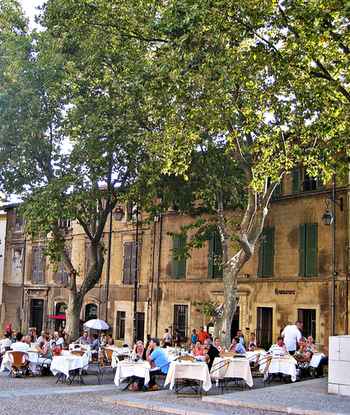 France: Avignon town square restaurant