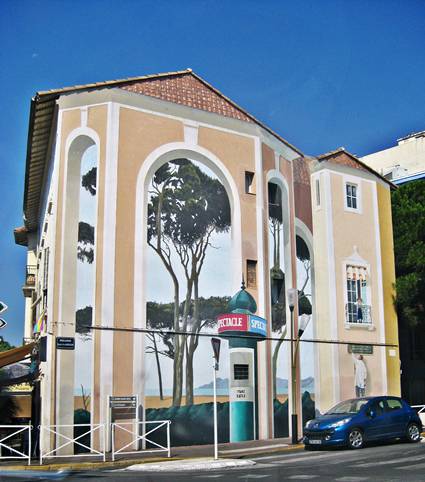 French Riviera Photo: House wall tree painting