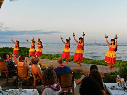 Hawaii Cruise: Maui dancers