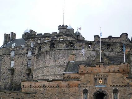 scotland-edinburgh-castle-rock