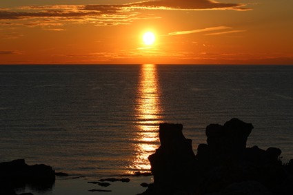 Sweden, Gotland: Fårö rauk sunset