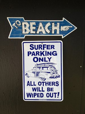Sweden, Gotland: Surfer only beach sign
