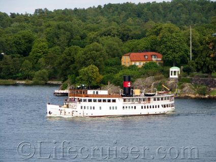 se-stockholm-old-tour-boat