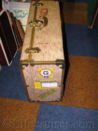 swedish-american-line-vintage-suitcase